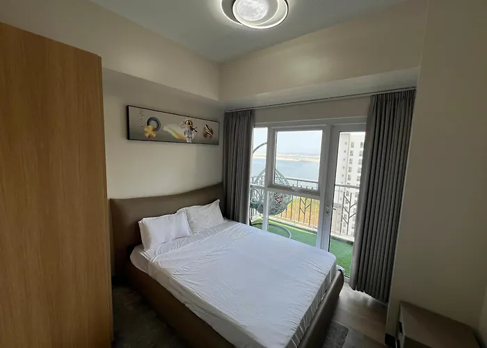 Luxury Spacious 3bedrooms With Maid's Bunkbed Massage Chair Bayview Free Pool & Parking Near Okada & Moa Apartamento Manila