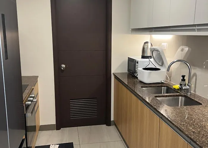 Apartamento Luxury Spacious 3bedrooms With Maid's Bunkbed Massage Chair Bayview Free Pool & Parking Near Okada & Moa Manila