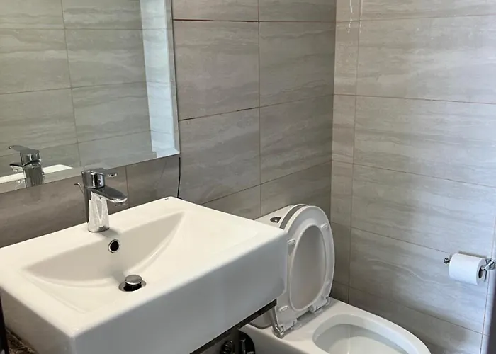 Luxury Spacious 3bedrooms With Maid's Bunkbed Massage Chair Bayview Free Pool & Parking Near Okada & Moa Apartamento