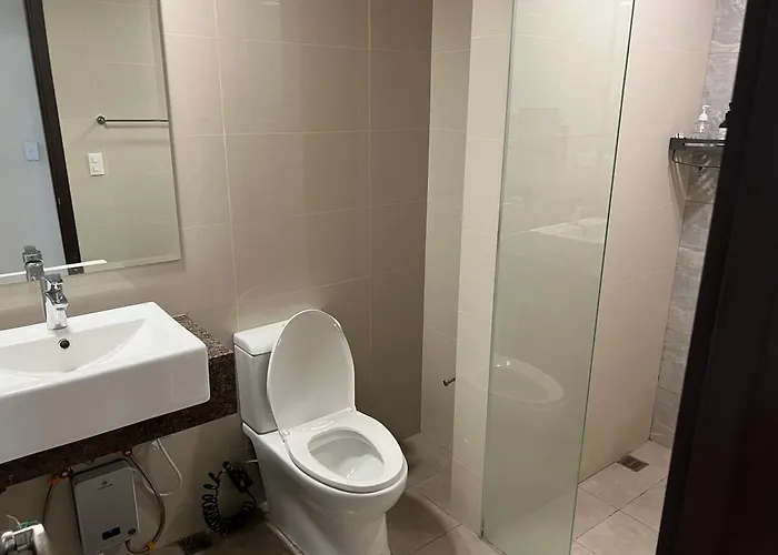 Luxury Spacious 3bedrooms With Maid's Bunkbed Massage Chair Bayview Free Pool & Parking Near Okada & Moa * Manila