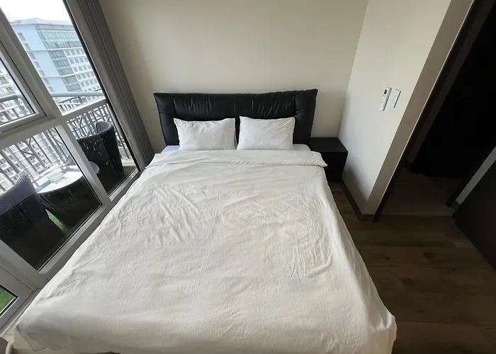 Apartamento Luxury Spacious 3bedrooms With Maid's Bunkbed Massage Chair Bayview Free Pool & Parking Near Okada & Moa